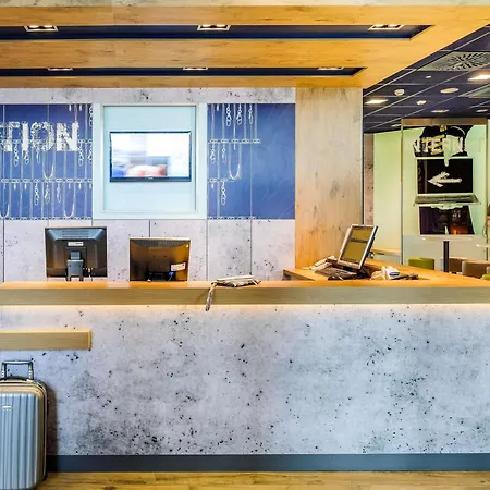 Отель Ibis Budget Абвиль