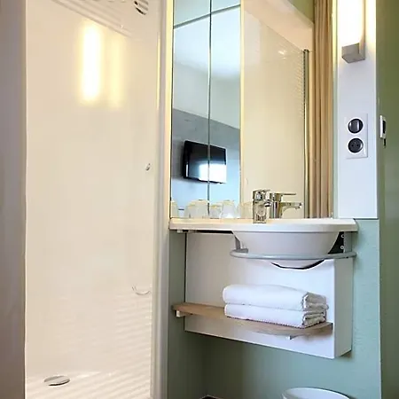 Ibis Budget Hotel 2*